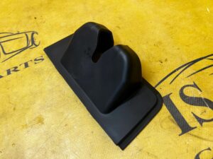 OSŁONA ZAŚLEPKA RYGLA ZAMKA KLAPY TYŁ BAGAŻNIKA PORSCHE MACAN 95B