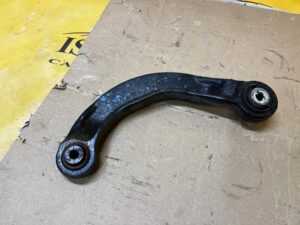 WAHACZ TYŁ LEWY FORD MUSTANG VI