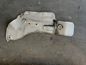 PŁYTA OSŁONA TERMICZNA PODWOZIA PORSCHE MACAN 95B