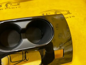 PANEL DEKOR ŚRODKOWY UCHWYT NA KUBKI NAPOJE CUPHOLDER INFINITI Q30