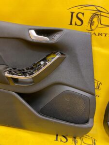 BOCZEK TAPICERKA DRZWI LEWY PRZÓD FORD FIESTA MK8