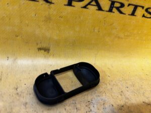 OSŁONA ZAŚLEPKA OGRANICZNIKA DRZWI FORD ESCAPE MK4