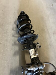 NOGA ZWROTNICA AMORTYZATOR PRZÓD LEWY LEWA RENAULT MEGANE IV