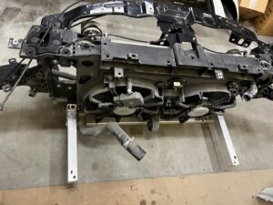 PAS PRZEDNI BELKA CHŁODNICE WENTYLATOR INFINITI Q70 M35h 3.5 BIAŁA PERŁA