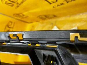 KRATKA ATRAPA ZDERZAKA PRZÓD ŚRODKOWA OTWARTA BMW 2 F45 F46 LIFT NOWA OEM