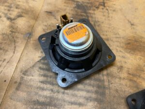 GŁOŚNIK KONSOLI DESKI BOSE INFINITI Q70 Q60 Q50 Q40 Q30 NISSAN MURANO Z51