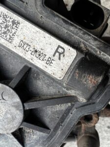 ZWROTNICA PIASTA ZACISK TYŁ PRAWY RANGE ROVER VELAR L560 2.0D