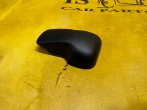 OSŁONA ZAŚLEPKA MOCOWANIA PASA BEZPIECZEŃSTWA PRZÓD LEWY FORD BRONCO 21-