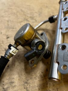 LISTWA WTRYSKOWA WTRYSKIWACZE POMPA CITROEN C3 III PEUGEOT 208 II 1.2 THP