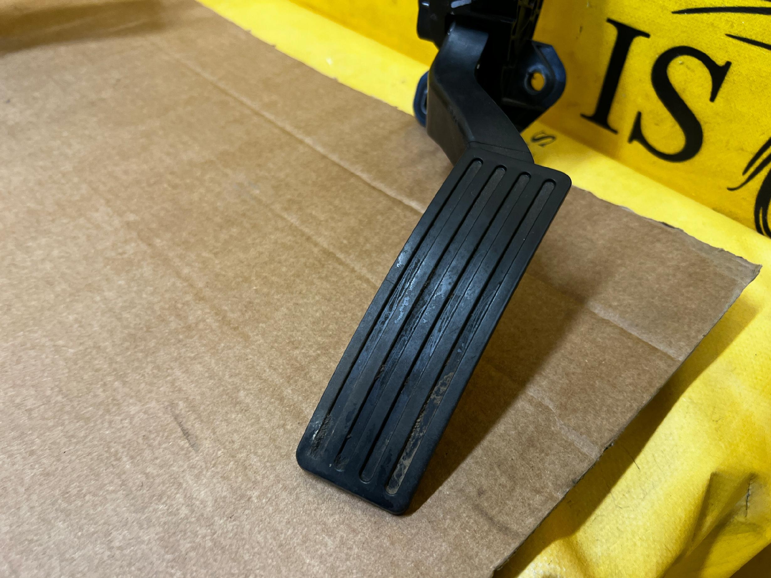 PEDAŁ POTENCJOMETR GAZU AUTOMAT FORD RANGER MK5 V