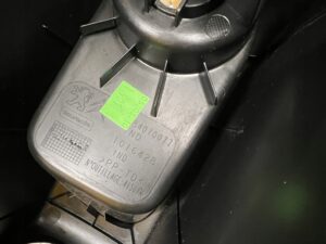 TUNEL ŚRODKOWY SCHOWEK UCHWYT NA KUBEK CUPHOLDER CITROEN C3 II DS3 EU