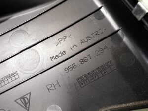 POSZYCIE OSŁONA OBUDOWA SŁUPKA ŚRODKOWEGO B PRAWY PORSCHE MACAN 95B