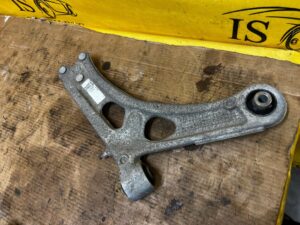 WAHACZ PRZÓD PRZEDNI PRAWY CITROEN DS7 CROSSBACK X74