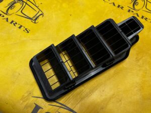 KRATKA DEKOMPRESYJNA BAGAŻNIKA TYŁ LAND ROVER DISCOVERY 5 V L462