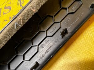 POSZYCIE OSŁONA OBUDOWA SŁUPKA PRZÓD A LEWY FORD FIESTA MK8 ST-LINE