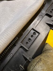 OBUDOWA OSŁONA KOLUMNY KIEROWNICZEJ FORD FIESTA MK8