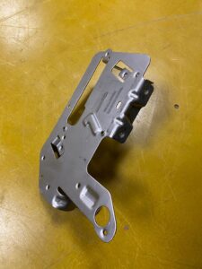 BLACHA MOCOWANIE WSPORNIK UCHWYT FORD KUGA MK2 LEW