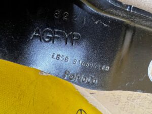 KOMPLET ZAWIASY MASKI POKRYWY SILNIKA FORD EXPLORER VI CARBONIZED GRAY