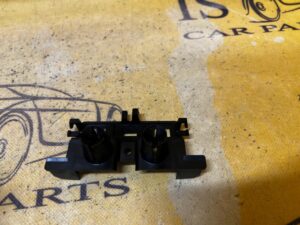 WSPORNIK MOCOWANIE UCHWYT WZMACNIACZA ANTENY RENAULT CAPTUR I PRZEDLIFT