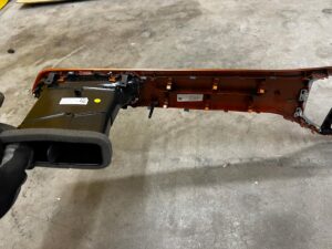 LISTWA OZDOBNA DEKOR RAMKA RADIA NAWIGACJI KRATKA DESKI KONSOLI VW T-ROC EU