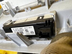 LAMPKA OŚWIETLENIE PODSUFITKI WNĘTRZA PEUGEOT 308 II T9