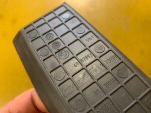 WKŁADKA SCHOWKA GUMA LEWY PRZÓD BMW X5 X6 E70 E71