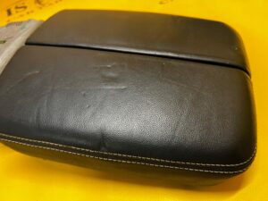 PODŁOKIETNIK TUNELU ŚRODKOWEGO SKÓRA AUDI SQ7 Q7 4M0