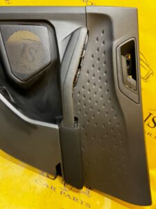 TAPICERKA BOCZEK DRZWI TYŁ PRAWY FORD KUGA MK3 ESCAPE MK4