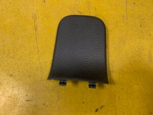 ZAŚLEPKA OSŁONY RĘCZNEGO TUNELU NISSAN E-NV200