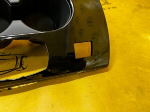 PANEL DEKOR ŚRODKOWY UCHWYT NA KUBKI NAPOJE CUPHOLDER INFINITI Q30