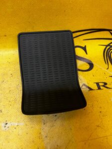 PODKŁADKA GUMOWA TYLNEGO SCHOWKA BMW 5 G30