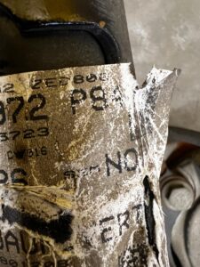 NOGA ZWROTNICA AMORTYZATOR PRZÓD LEWY PEUGEOT 3008 II 5008 II 1.2 THP