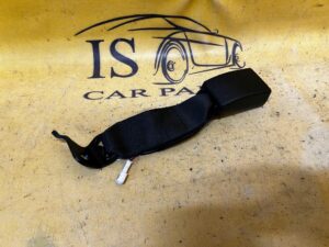 ZAPINKA PASA BEZPIECZEŃSTWA ŚRODKOWY TYŁ BMW 5 G30