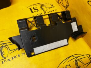 MOCOWANIE OSŁONY WYKŁADZINY BAGAŻNIKA PRAWE TESLA MODEL 3 PRZEDLIFT