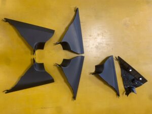 PRAWA OSŁONA TAPICERKA POSZYCIE SŁUPKA TYŁ BMW F22