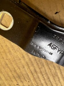 KOMPLET ZAWIASY MASKI POKRYWY SILNIKA FORD EXPLORER VI CARBONIZED GRAY