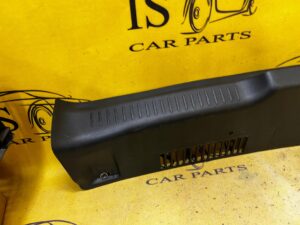 LISTWA OSŁONA PLASTIK PASA TYLNEGO RENAULT CLIO IV 4 HB HATCHBACK
