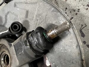 NOGA ZWROTNICA AMORTYZATOR PRZÓD PRAWY CITROEN DS5 I 2.0 HDI HYBRID