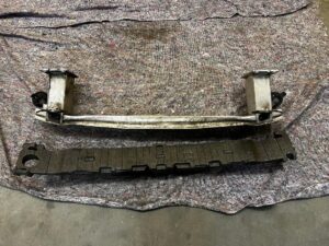 BELKA WZMOCNIENIE STREFA ZGNIOTU ABSORBER ZDERZAKA PRZÓD PORSCHE MACAN 95B