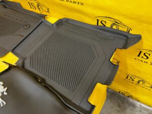 DYWANIKI WYCIERACZKI GUMOWE ORYGINALNE 4 DRZWI FORD BRONCO 21- NOWE OEM