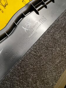 SCHOWEK PASAŻERA DESKI BAREK KONSOLI TOYOTA HILUX VIII 8