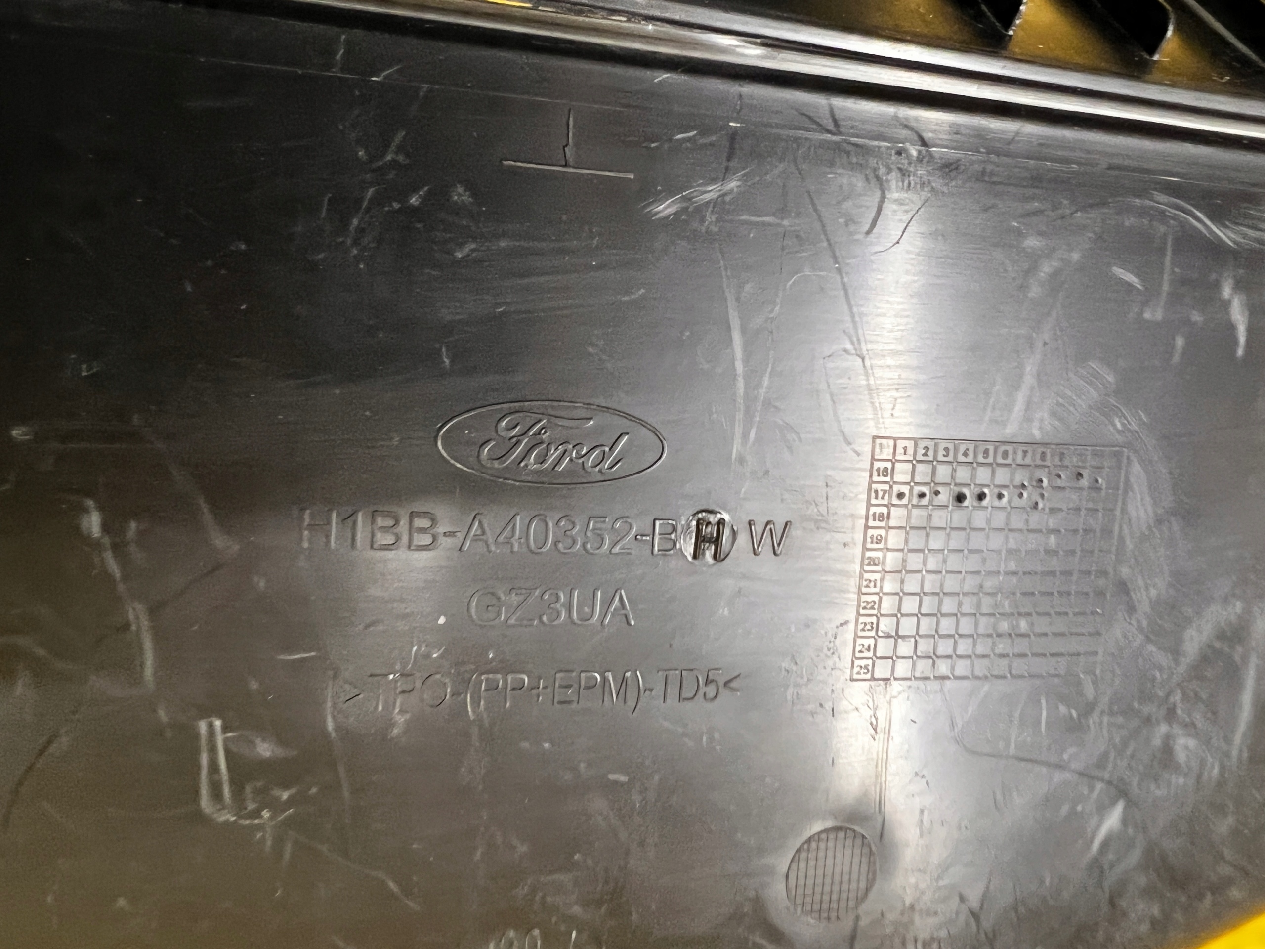 OSŁONA ZAŚLEPKA BAGAŻNIKA PASA TYŁ TYLNEGO FORD FIESTA MK8