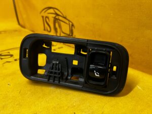 PRZEŁĄCZNIK SKŁADANIA OPARCIA KANAPY FOTELA TYŁ LEWY MERCEDES C-KLASA W206