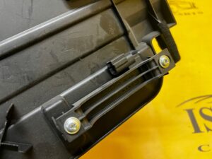 OSŁONA ZAŚLEPKA DOLNA DESKI KONSOLI PRAWA INFINITI Q50