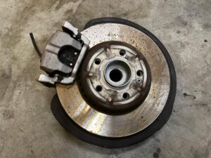 ZWROTNICA ZAWIESZENIE ZACISK TYŁ LEWY MERCEDES C-KLASA W206 2WD RWD