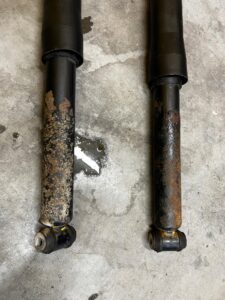 KOMPLET AMORTYZATORY TYŁ TYLNE FORD ESCAPE MK4 1.5 EB 4WD 4X4