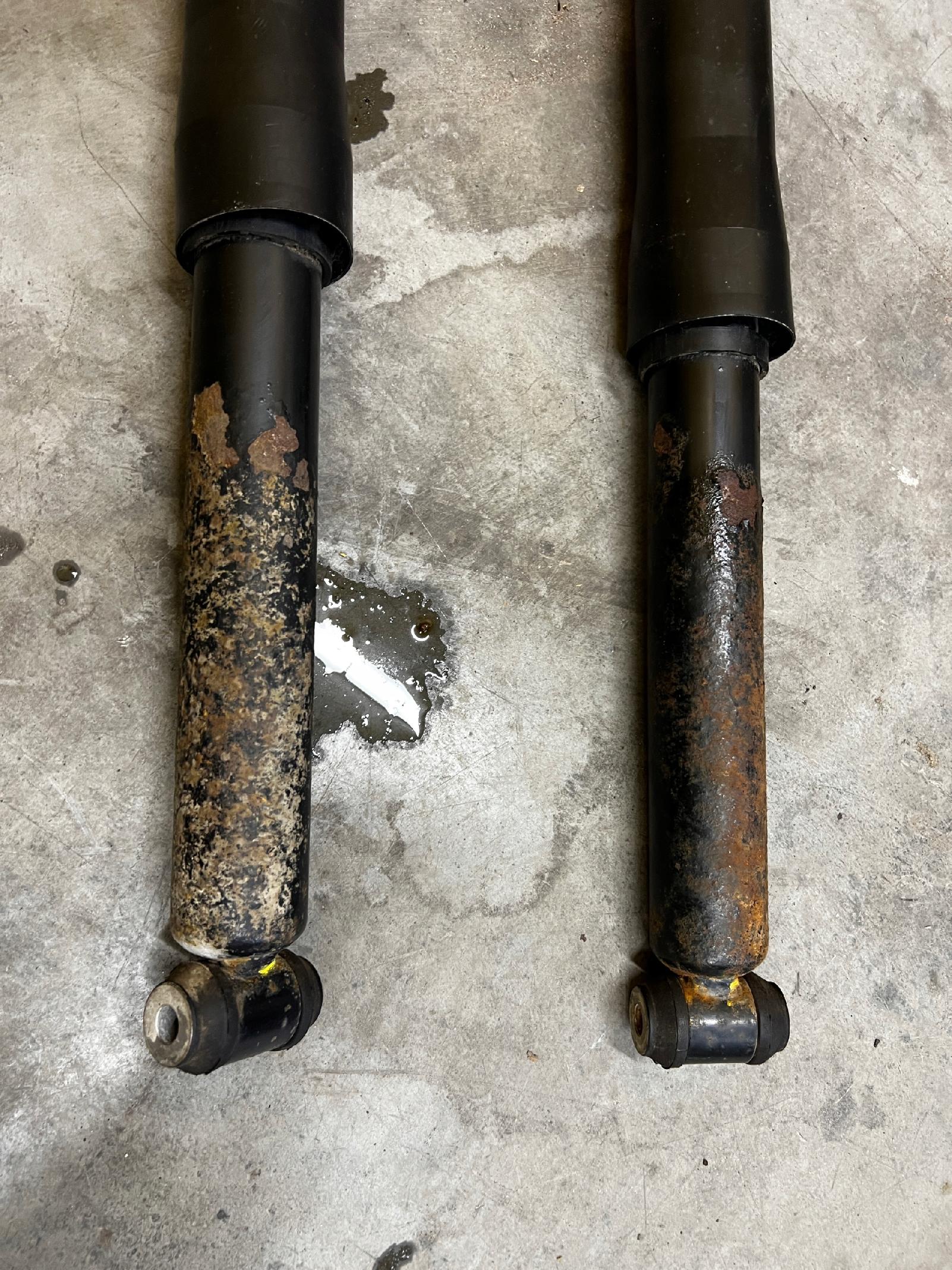 KOMPLET AMORTYZATORY TYŁ TYLNE FORD ESCAPE MK4 1.5 EB 4WD 4X4