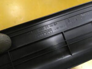 LEWA OSŁONA LISTWA PROGU MERCEDES W246 INFINITI