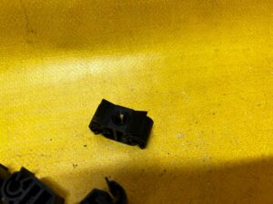 UCHWYT SPINKA PRZEWODU HAMULCOWEGO MINI R50 R55 R56 R60 R61 NOWY OEM