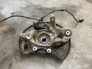 ZWROTNICA PIASTA TYŁ LEWY MERCEDES CLS W218 3.0 CDI